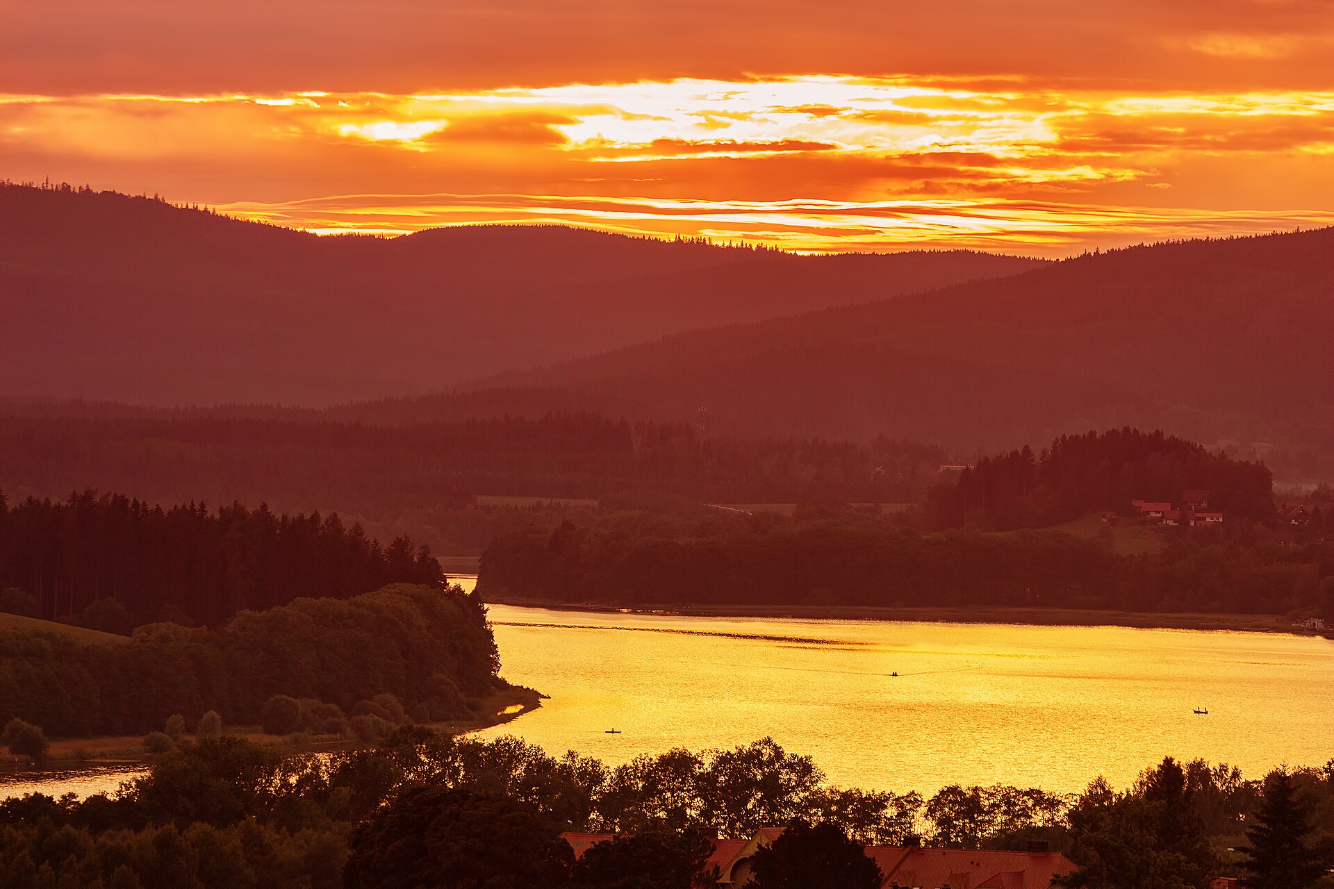 Lipno-Stausee bei Sonnenuntergang