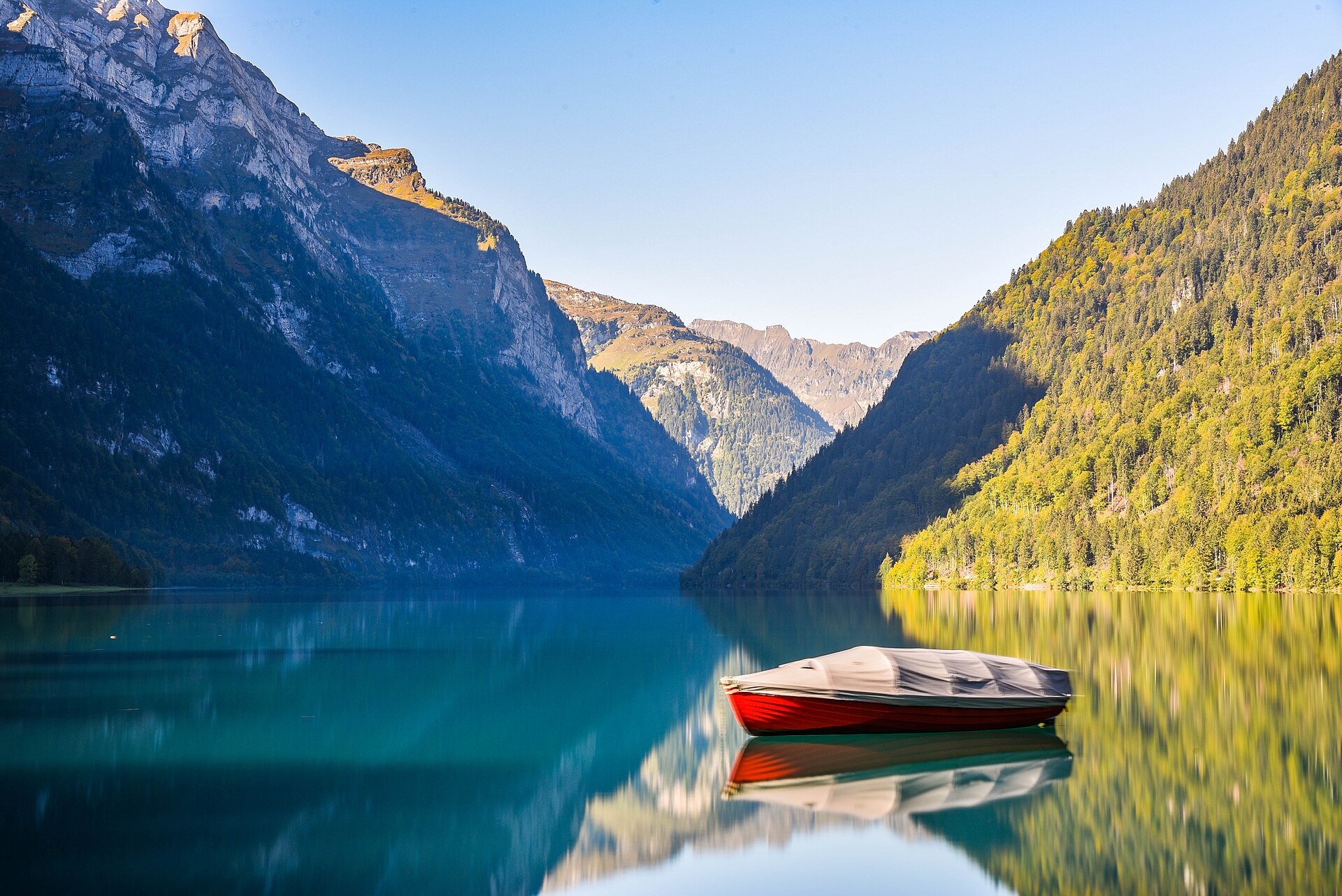 Boot auf dem Klöntalersee